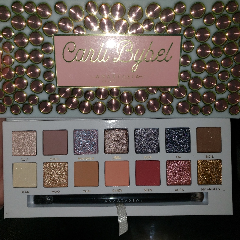 Anastasia Beverly Hills Carli Bybel Palette